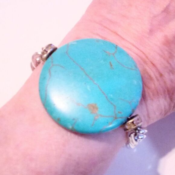 Silver Tone Large Howlite Stone Bracelet - Picture 4 of 4